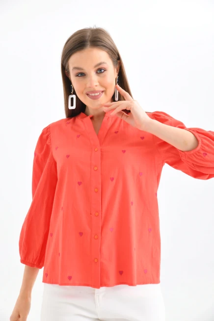 Kadın Uzun Kol Nakışlı Düğme Detay Bluz