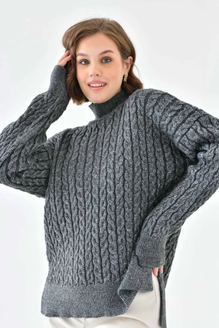 Kadın Yarım Balıkçı Yırtmaçlı Salaş Triko Kazak