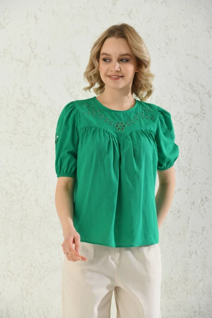 Bisiklet Yaka Nakış İşlemeli Keten Gömlek