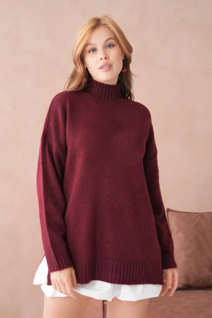 Kadın Yarım Balıkçı Yaka Yırtmaçlı Oversize Triko Kazak