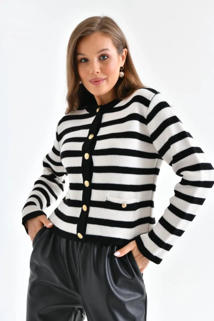 Siyah Beyaz Çizgili Triko Hırka