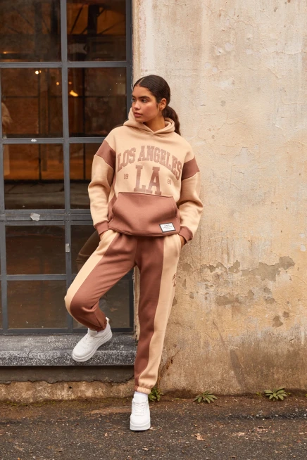 Kadın Taş Baskı Detay Kanguru Cepli Şardonlu Takım